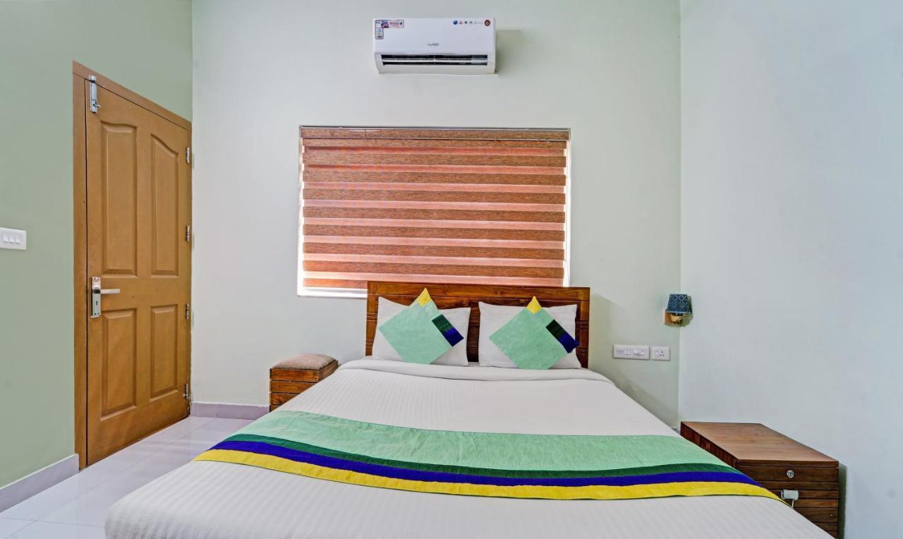 Sreepathi Nirmalyam 400 Mts From Guruvayoor Temple Hotel Guruvayur Exterior photo
