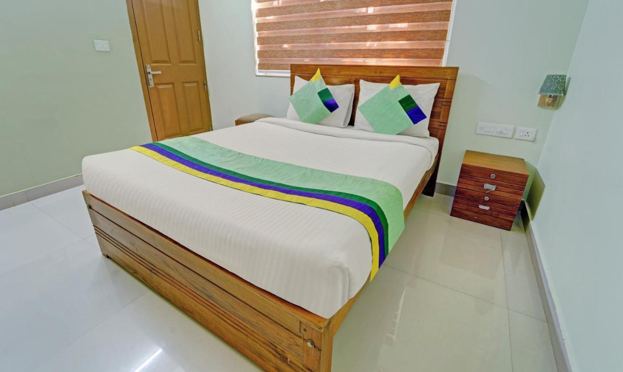 Sreepathi Nirmalyam 400 Mts From Guruvayoor Temple Hotel Guruvayur Exterior photo