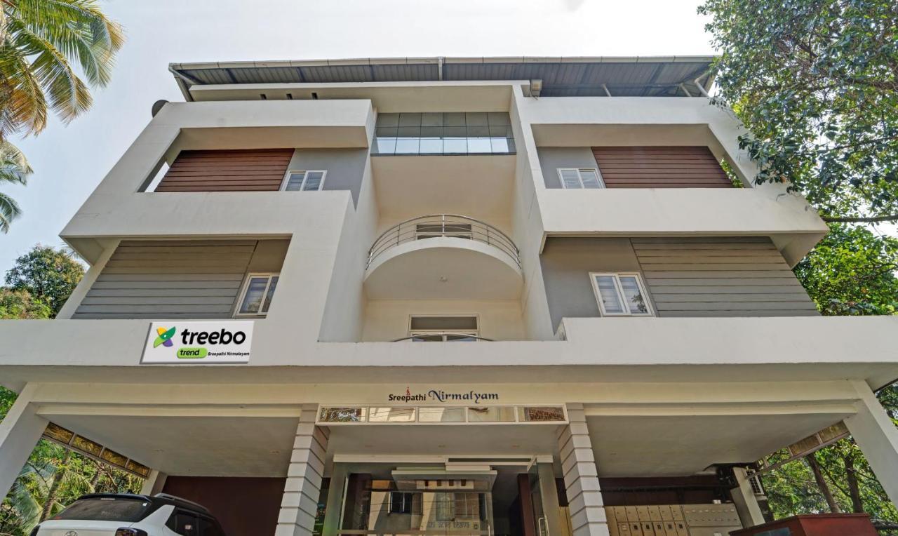 Treebo Sreepathi Nirmalyam 400 Mts From Guruvayoor Temple Hotel Guruvayur Exterior photo